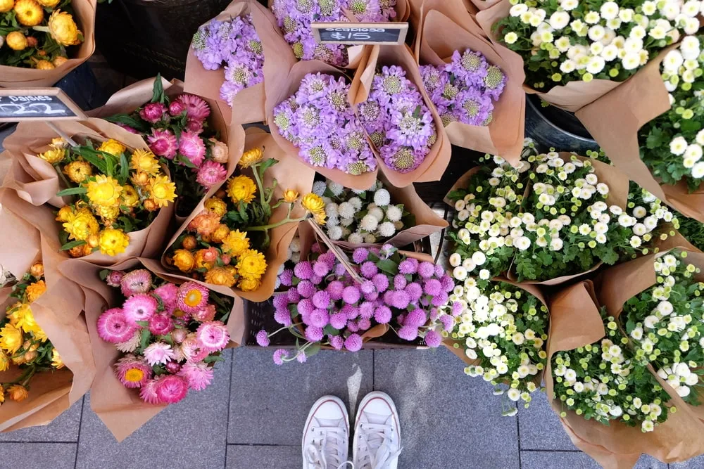 Fresh floral arrangements by Flor Amor for delivery